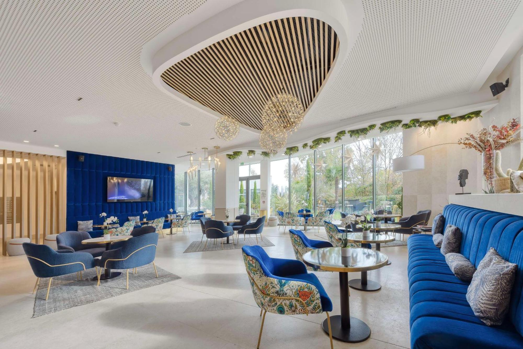 Golden Tulip Lyon Ouest Techlid Hotel & Spa Limonest Exterior foto